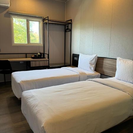 Conjioo Hotel Sumbawa Managed By Mhm Maluk Ngoại thất bức ảnh
