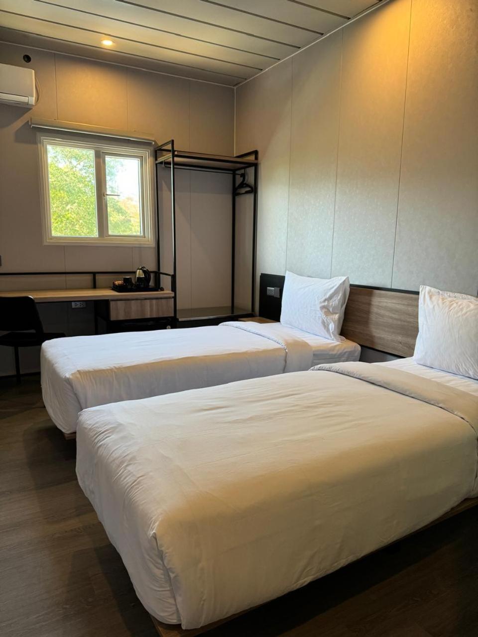 Conjioo Hotel Sumbawa Managed By Mhm Maluk Ngoại thất bức ảnh